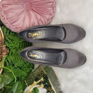 EUC!!! YSL | Grey Suede | Tribtoo | Tribute | Pump | Size 9